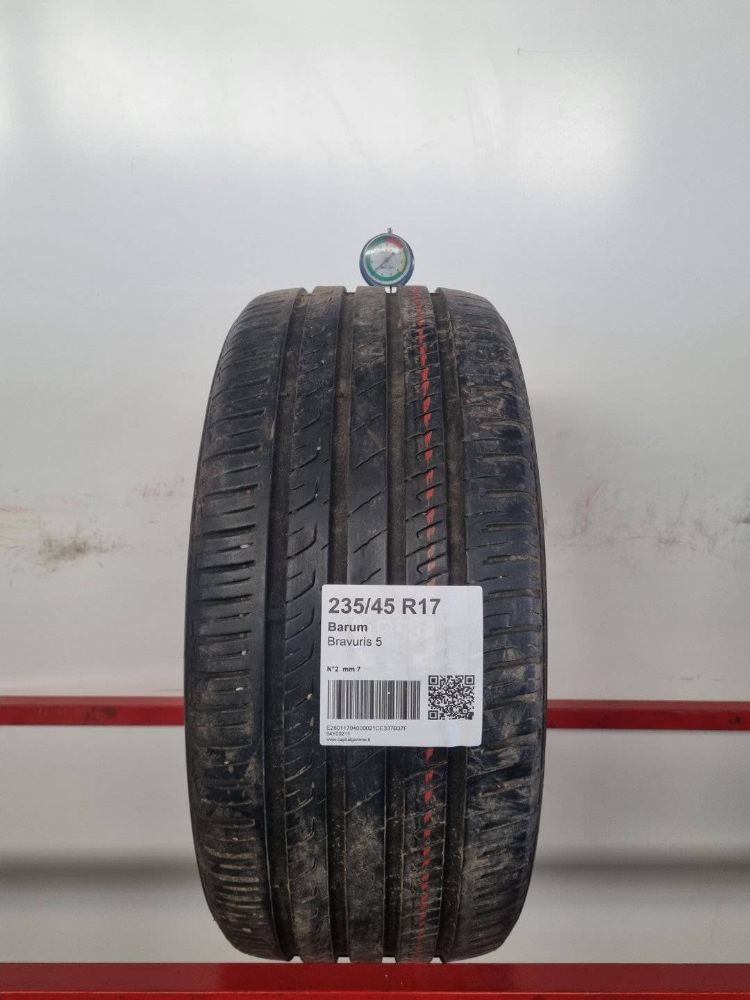 Gomma usata Barum Bravuris 5 235/45 R17 Estiva - Capital Gomme