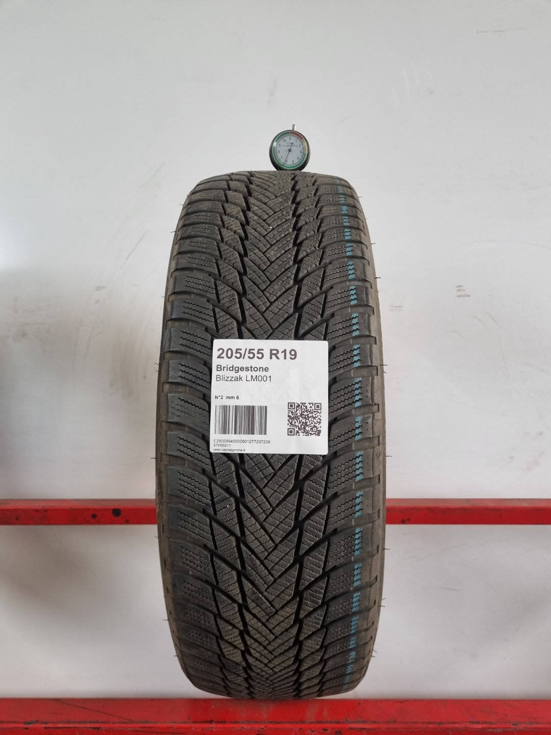 Gomma usata Bridgestone Blizzak LM001 205/55 R19 Invernale - Capital Gomme