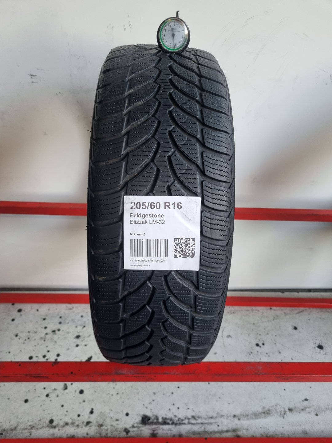 Gomma usata Bridgestone Blizzak LM-32 205/60 R16 Invernale - Capital Gomme