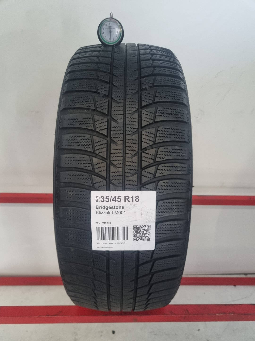 Gomma usata Bridgestone Blizzak LM001 235/45 R18 Invernale - Capital Gomme
