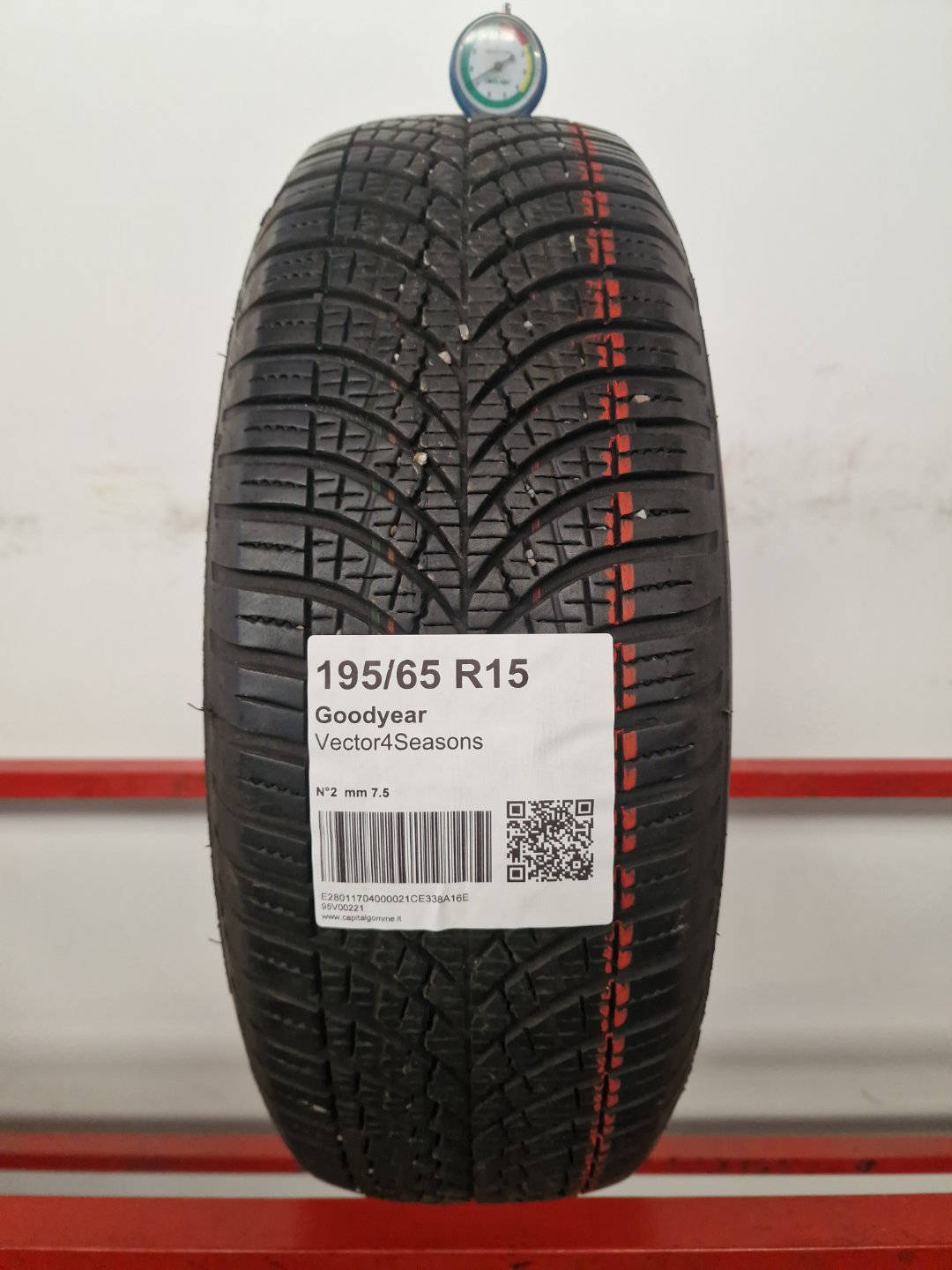 Gomma usata Goodyear Vector4Seasons 195/65 R15 Quattro Stagioni - Capital Gomme