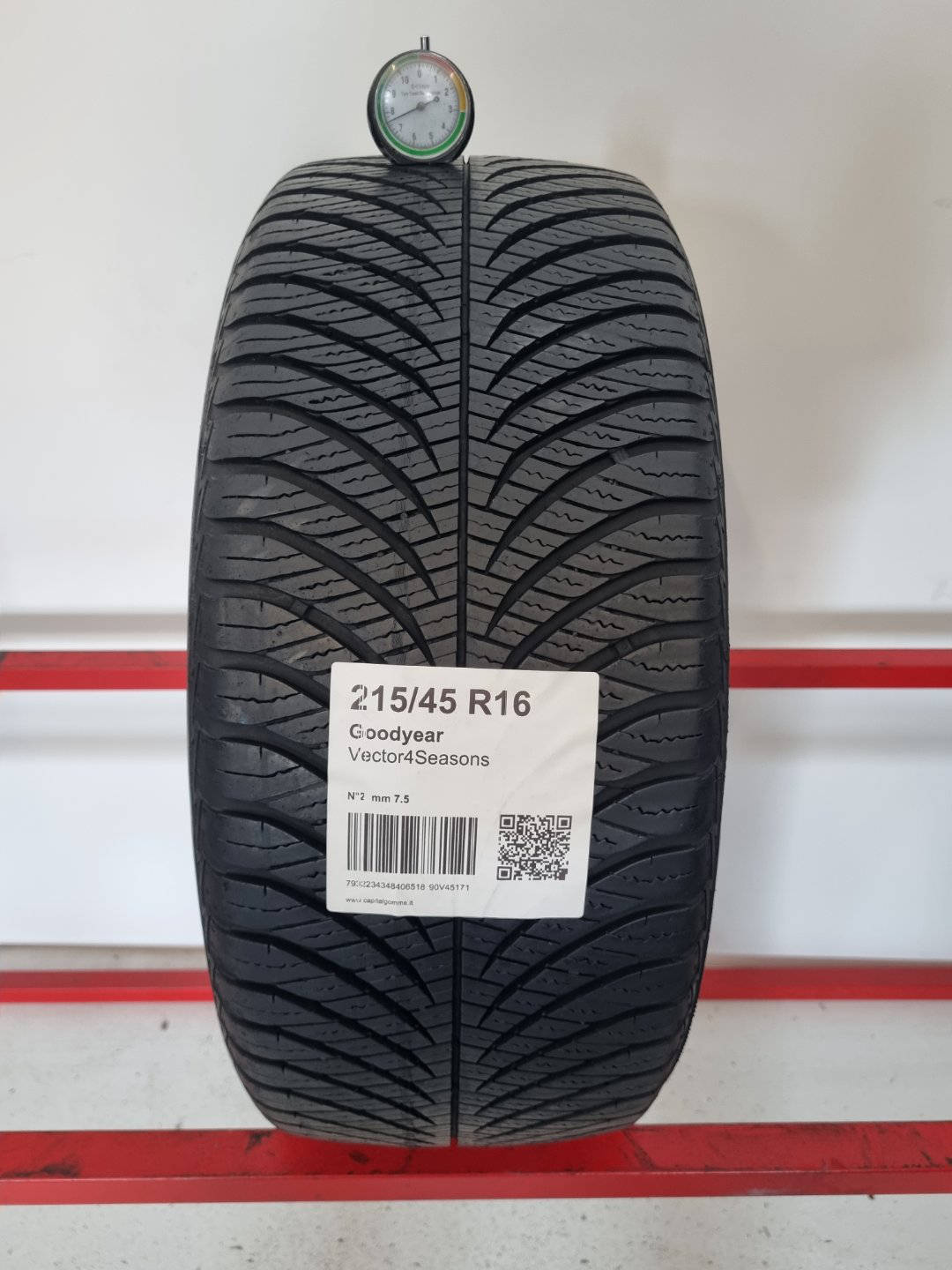Gomma usata Goodyear Vector4Seasons 215/45 R16 Quattro Stagioni - Capital Gomme