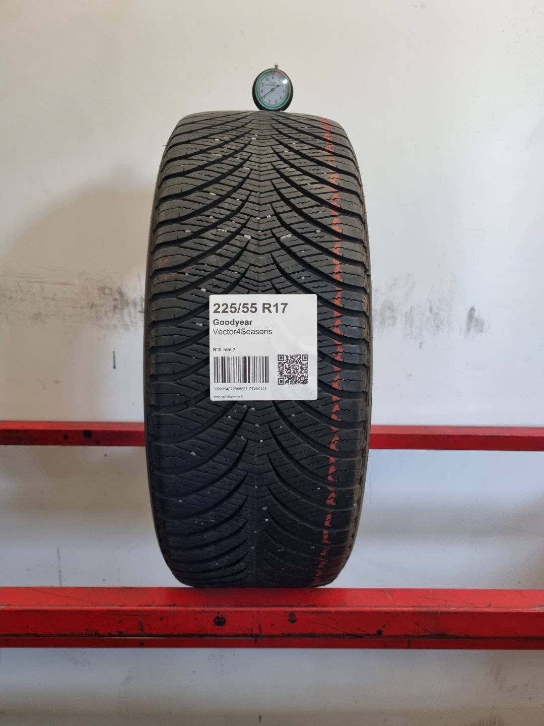 Gomma usata Goodyear Vector4Seasons 225/55 R17 Quattro Stagioni - Capital Gomme