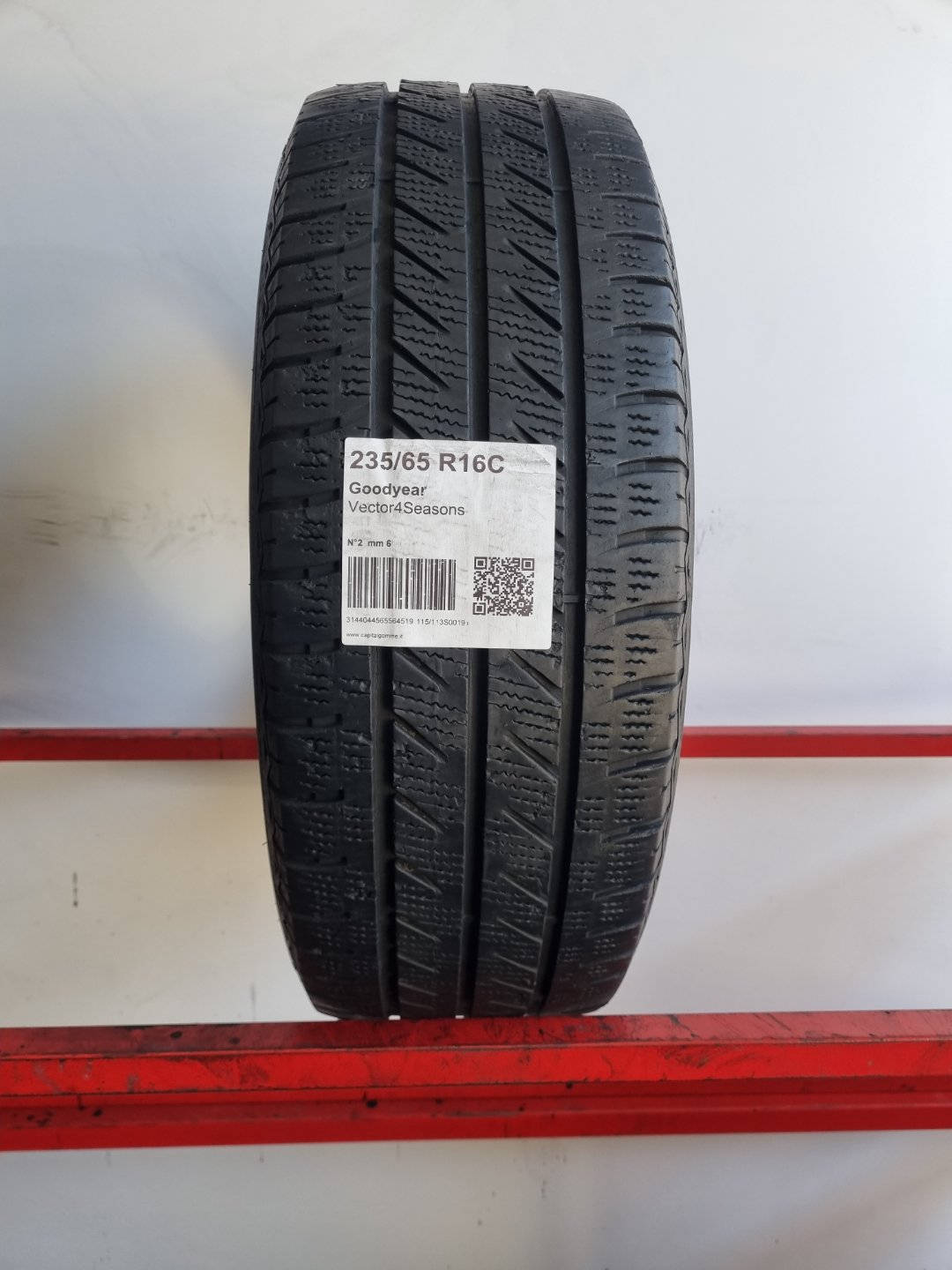 Gomma usata Goodyear Vector4Seasons 235/65 R16 Quattro Stagioni - Capital Gomme