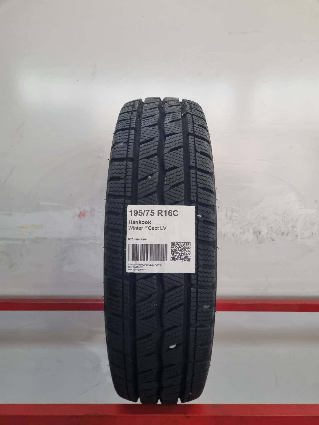 Gomma usata Hankook Winter I*Cept LV 195/75 R16 Invernale - Capital Gomme