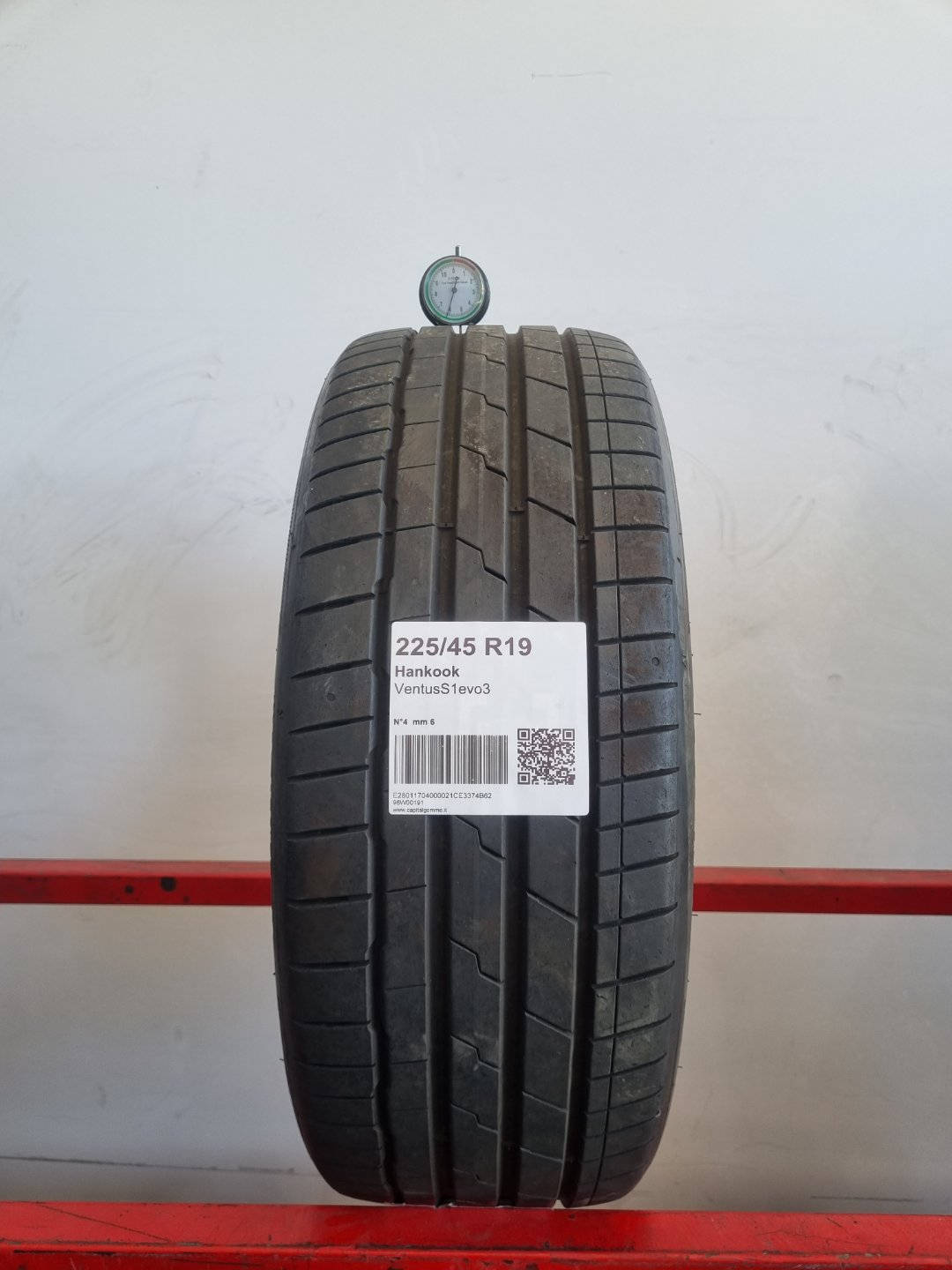 Gomma usata Hankook VentusS1evo3 225/45 R19 Estiva - Capital Gomme
