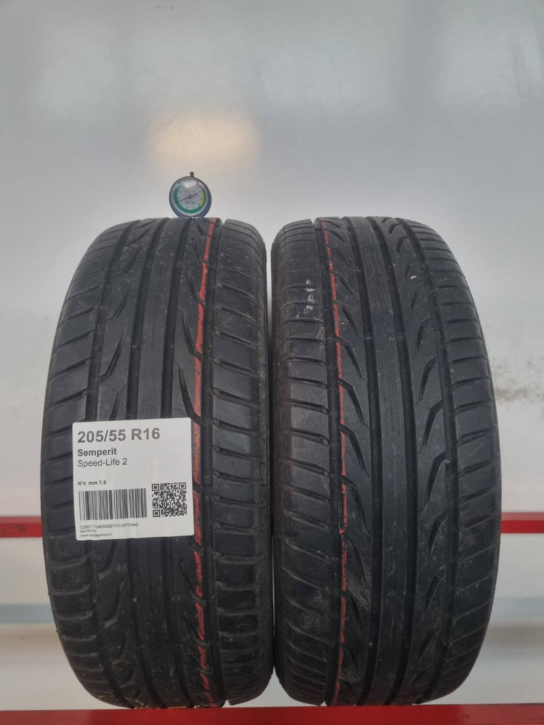 Pneumatico usato Semperit battistrada