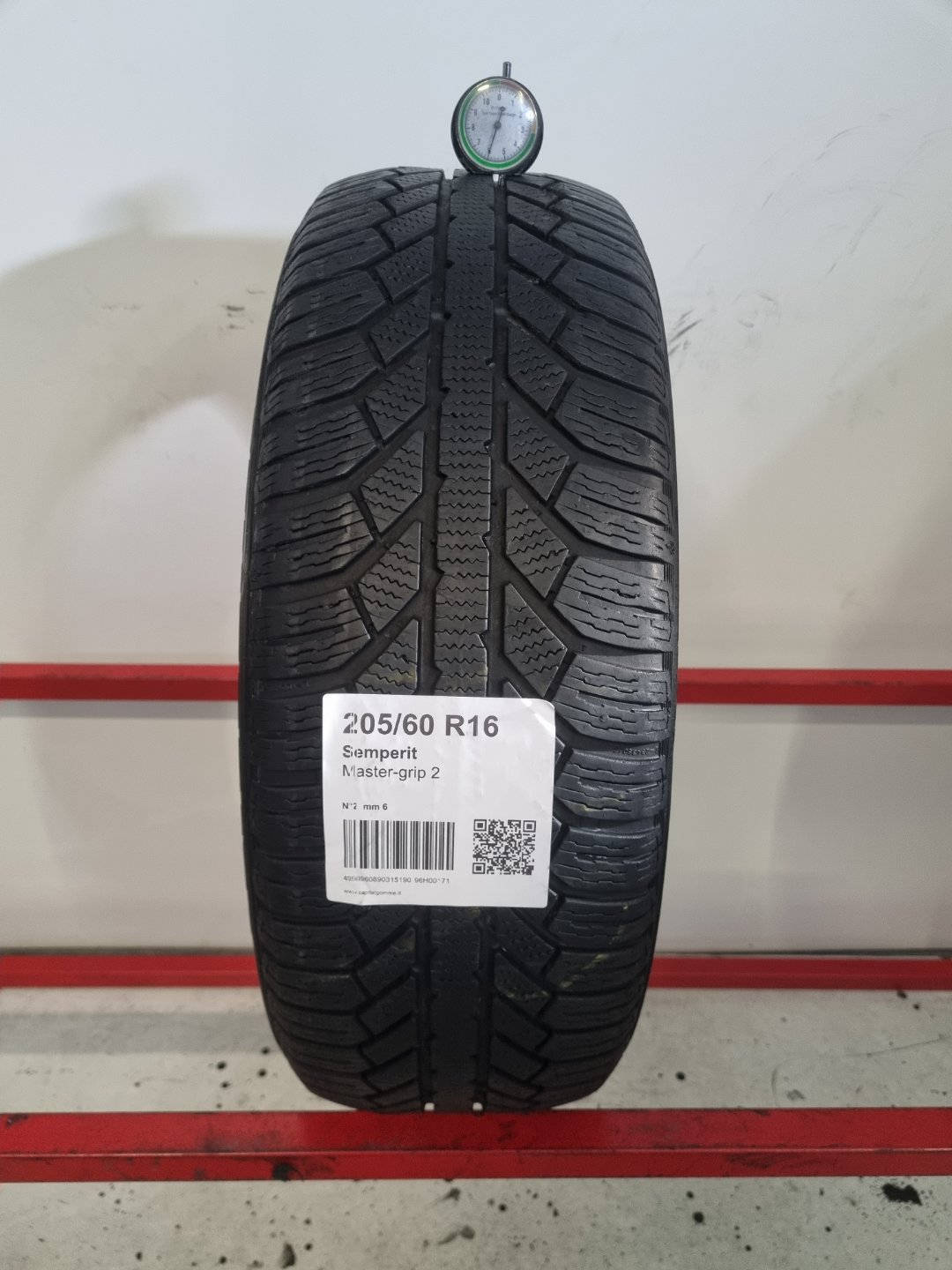 Gomma usata Semperit Master-grip 2 205/60 R16 Invernale - Capital Gomme
