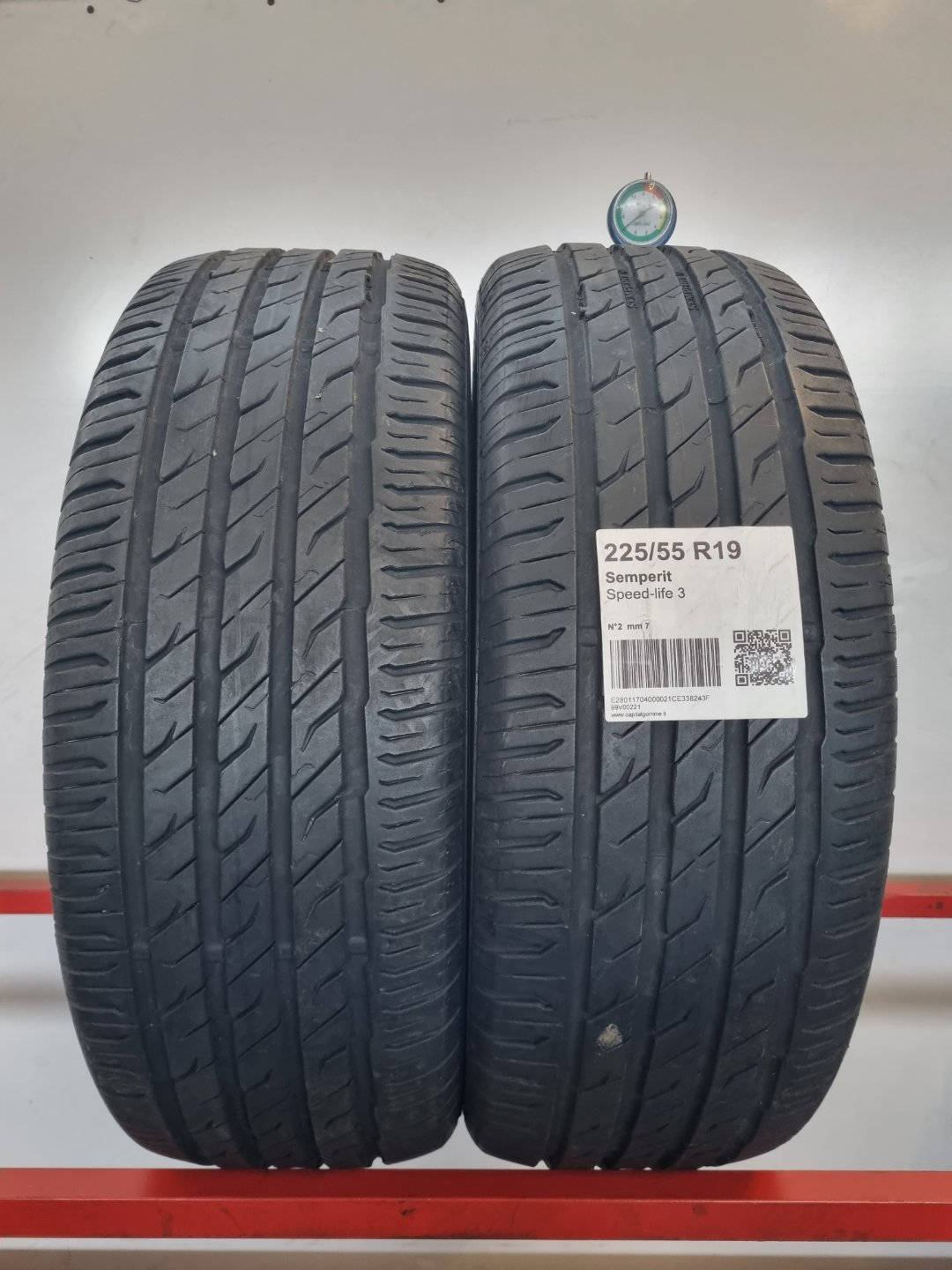 Pneumatico usato Semperit battistrada