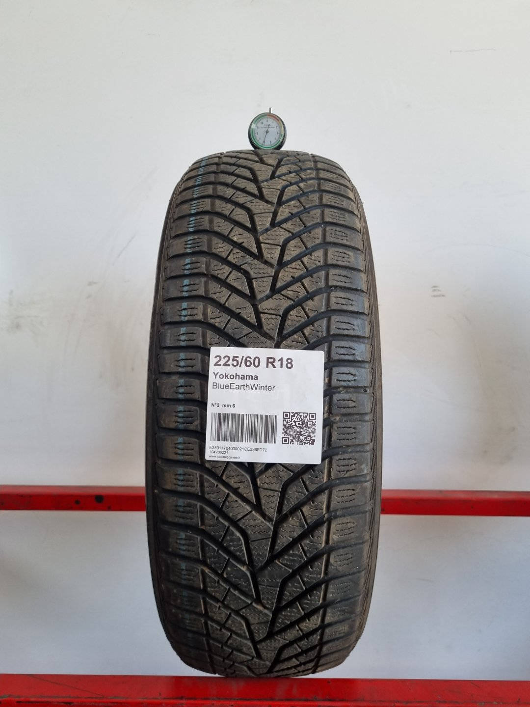 Gomma usata Yokohama BlueEarthWinter 225/60 R18 Invernale - Capital Gomme