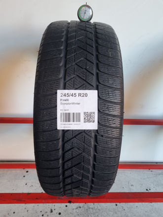 Gomma usata Pirelli ScorpionWinter 245/45 R20 Invernale