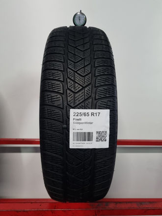 Gomma usata Pirelli ScorpionWinter 225/65 R17 Invernale