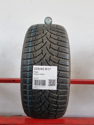 Gomma usata Toyo Observes944 225/45 R17 Invernale